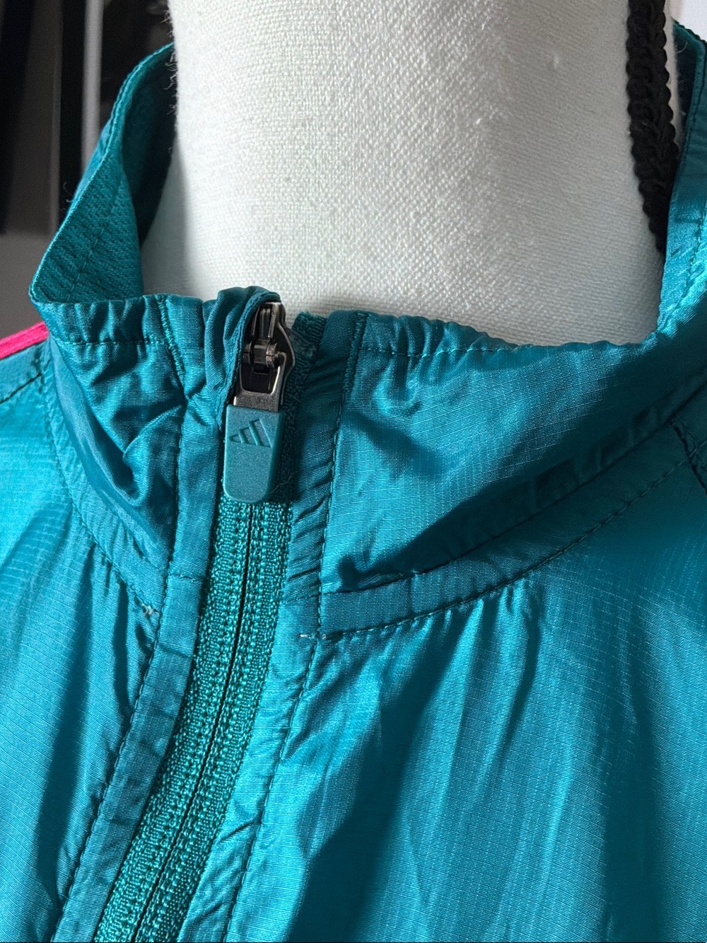 ADIDAS | Y2K INSPIRED RUNNING JACKET - Picture 11 of 15